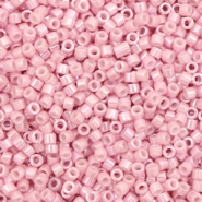 Miyuki Perlen 11/0 delica's Opaque luster rosewater DB-1907