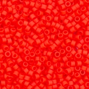 Miyuki Perlen 11/0 delica's Opaque matte vermillion red DB-757