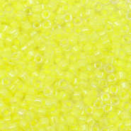 Miyuki Perlen 11/0 delica's Luminous lime aid yellow DB-2031