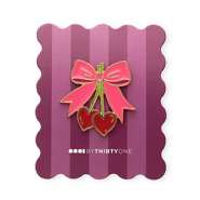 BY31® Zierkarte mit Anstecker Bow with Cherries Burgundy red-hot pink-moss green-gold