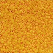 Miyuki Perlen 11/0 delica's Duracoat opaque dyed light squash yellow DB-2103