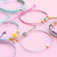 Inspirationsets Ausgefallene Armbänder mit Wachskordel metallic