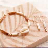 Inspirationsets Muschel Perlen Tube in Sommerarmbändern und Ohrringen
