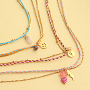 Inspirationsets Wie man trendigen Schmuck mit geflochtener Schmuckkordel gestaltet
