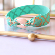 DIY Tutorial - Fröhliche Armbänder mit Elastisches Band und Kauri muscheln – Selbst Schmuck machen