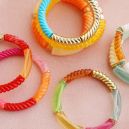 Inspirationsets So integrieren Sie Twisted Acrylperlen Tube in Ihre Kollektion
