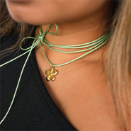 Inspirationsets Trendigen Schmuck mit geflochtenem Makramee-Band fertigen