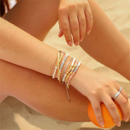 Inspirationsets Armbanddesigns mit Buchstabenperlen aus DQ-Metall