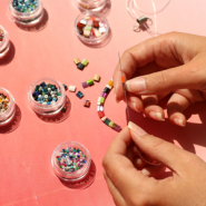 Inspirationsets Farbenfroher Schmuck mit Limited-Edition-Miyuki-Perlenmix 