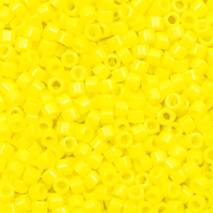 Miyuki Perlen 11/0 delica's Opaque yellow