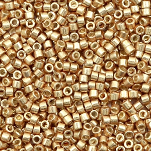 Miyuki Perlen 11/0 delica's Duracoat galvanized champagne gold
