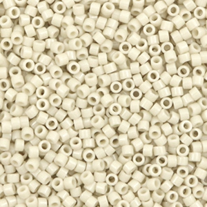 Miyuki Perlen 11/0 delica's Opaque luster linen beige DB-261