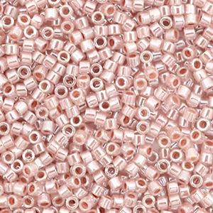 Miyuki Perlen 11/0 delica's Ceylon light cinnamon rose DB-256