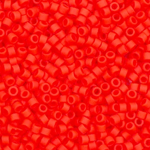 Miyuki Perlen 11/0 delica's Opaque matte vermillion red DB-757