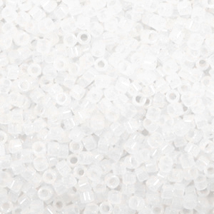 Miyuki Perlen 11/0 delica's Opal white DB-220