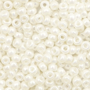 Miyuki 8/0 Rocailles Ceylon ivory pearl 8-591