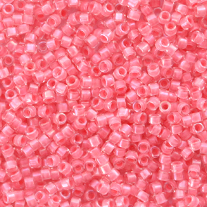 Miyuki Perlen 11/0 delica's Coral lined luster crystal pink DB-70