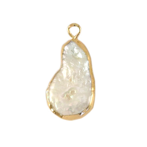 S&uuml;sswasser Perlen Anh&auml;nger asymmetric Drop Gold-Natural white