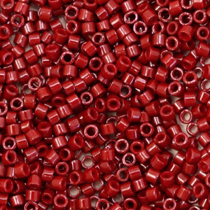 Miyuki Perlen 11/0 delica's Opaque dyed maroon red DB-654