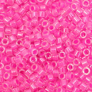 Miyuki Perlen 11/0 delica's Luminous hot magenta pink DB-2037