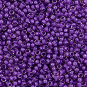 Miyuki 11/0 Rocailles Semi frosted dark lilac lined light amethyst 11-1932
