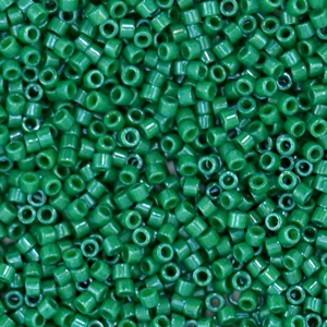 Miyuki Perlen 11/0 delica's Opaque dyed green DB-656