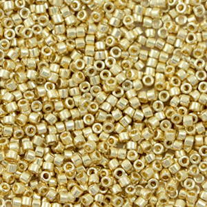 Miyuki Perlen 11/0 delica's Duracoat galvanized pale gold DB-2501