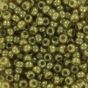 Miyuki 8/0 Rocailles Ceylon translucent celery green 8-2374