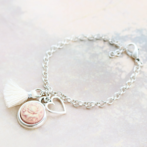Entwerfen Sie die sch&ouml;nsten Armb&auml;nder oder Schl&uuml;sselanh&auml;nger mit diesen neuen Camee Cabochons