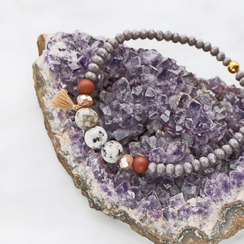 Trendalarm: mach prachtvollen Schmuck mit Natursteinperlen