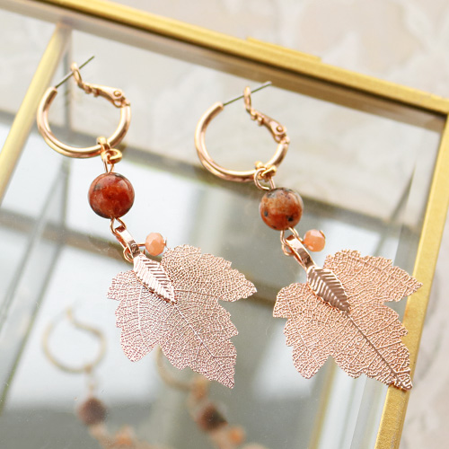 So k&ouml;nnen Sie fantastischen Schmuck mit Anh&auml;ngern aus echten Bl&auml;ttern herstellen