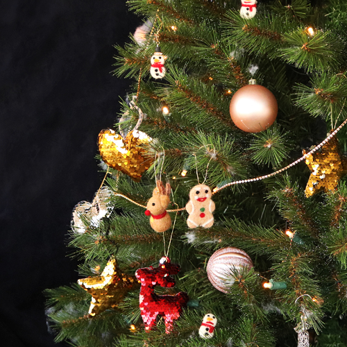 Machen Sie die sch&ouml;nsten Weihnachtsanh&auml;nger mit unserer neuen Kollektion Weihnachtsfiguren aus Filz und Pailletten