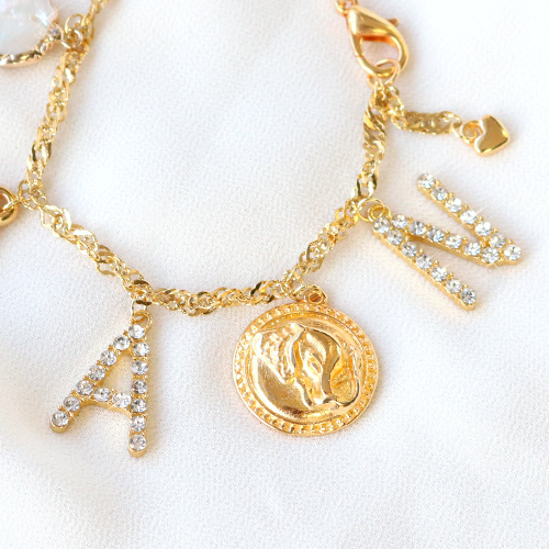 Trendy Schmuck machen Sie mit die Metall Initial Anh&auml;nger mit Strass!