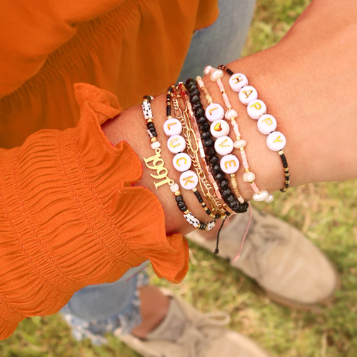  Feine Makram&eacute; Armb&auml;nder mit Miyuki Perlen und Buchstaben Perlen