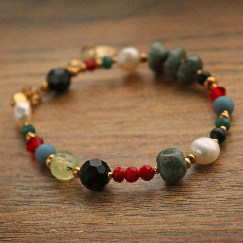 Wie man Ohrringe und Armb&auml;nder mit verschiedenen Arten von Perlen macht: