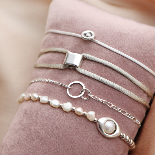 Trendige Inspiration! Ohrringe und Armb&auml;nder in verspielter Eleganz!