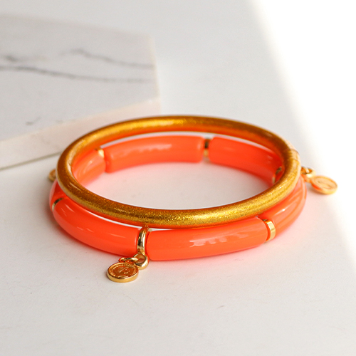Entwerfen Sie mit Acrylperlen Tubs eine trendige Armbandkollektion 