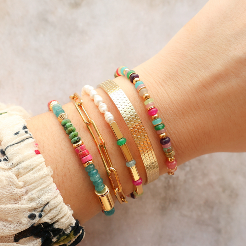 Kreativ mit Natursteinperlen Armb&auml;nder gestalten 