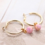 Schmuck in Trendfarben und mit goldenen Details aus neuen Jade Natursteinperlen