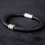 M&auml;nnerschmuck mit ausgefallenen Perlen und nat&uuml;lichen Materialien