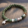 Machen Sie diese Armb&auml;nder selbst mit unserer neuen Kollektion Naturstein Perlen