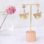 Schmuck in herrlichen Trendfarben mit fantastischen Details