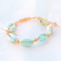 Sommerlicher Schmuck mit neuen Kaurimuscheln, Macram&eacute; Band und DQ Leder