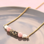 Legen Sie los! Machen Sie Schmuck und eine Sonnenbrillenschnur mit Tuben aus Naturstein Perlen
