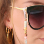 Legen Sie los! Machen Sie Schmuck und eine Sonnenbrillenschnur mit Tuben aus Naturstein Perlen