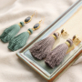 DIY: Must-Have Ohrringe mit bunten Quastenanh&auml;ngern machen f&uuml;r einen herbstlichen Look