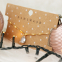 Wie Sie Ihre Kunden mit einer funkelnden Geschenkverpackung f&uuml;r Schmuck verf&uuml;hren k&ouml;nnen.