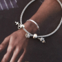 Die Herstellung von Armb&auml;ndern mit der DQ Trendy Kordel gewebt ist einfach: 