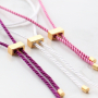 Inspiration: Machen Sie Bettelarmb&auml;nder mit Weave Trendy Kordel