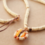 DIY: Schmuck machen mit Kauri Muscheln